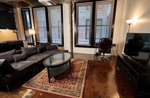 Historic Core Apartment | Spacious Loft in the Heart of DTLA!