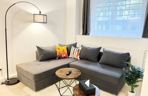 Gesundbrunnen Apartment | Spacious Loft Living: 130m² Apartment Near Berlin's Top Sights