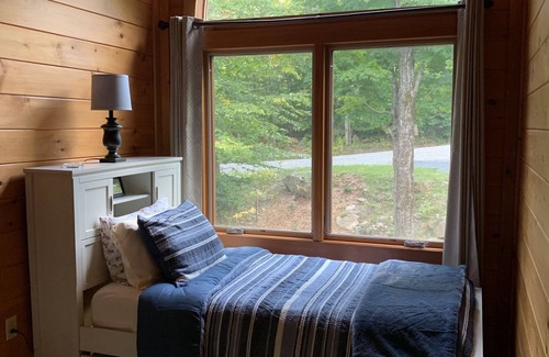 Wilmington Cabin | Spacious log home offering winter mountain views & gorgeous sunrises.