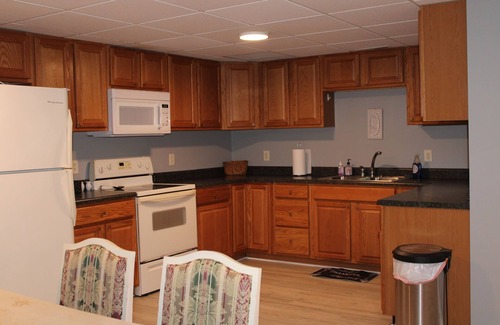 Harrisonburg Apartment | Spacious lower level of brick ranch home. Close to city, in quiet location
