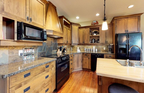 Snow Pine Estates House | Spacious luxury home w/private hot tub, ski-in/ski-out access, dog friendly