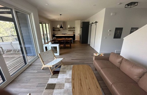East Kootenay Cottage | Spacious luxurious cottage at lake Koocanusa.nnNewly build in 2023.