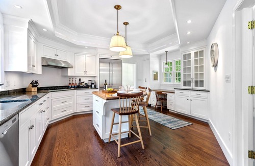 Cumberland Foreside House | Spacious & Luxurious, Ocean Access & Heated Pool, 15 Mins To Portland, Fire Pitn