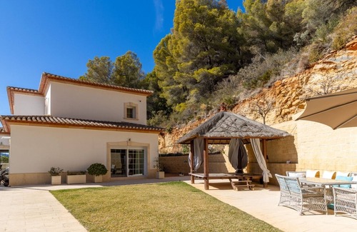 Montgo de Toscamar Villa | Spacious luxury 5-bedroom villa with the huge pool in enjoyable Xàbia, Spain