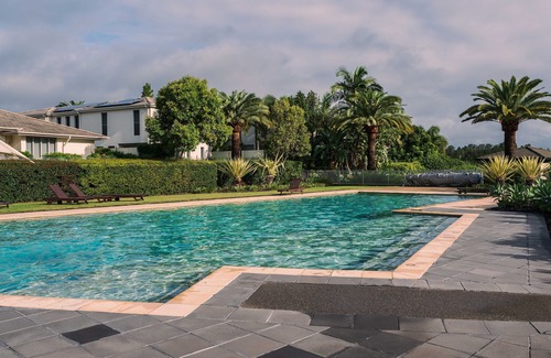 Gold Coast Apartment | Spacious Luxury Apartment Near the Lake in Gold Coast - Prime Location