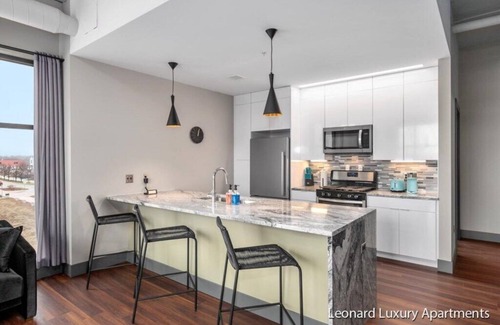 Nelson Apartment | Spacious Luxury Apartment with Waterfront Views - The Leonard Building