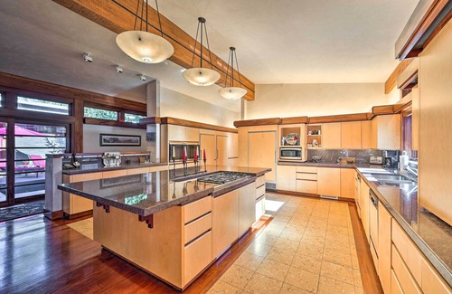 Hailey House | Spacious Luxury Retreat w/Private Hot Tub & Pool!