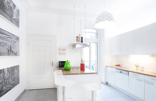 Wiesbaden Apartment | Spacious, Luxury & Sunny Apartment + Free Parking