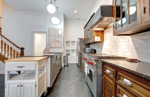 Old Town Triangle House | Spacious Luxury Townhouse - Old Town by AllSet Turnover