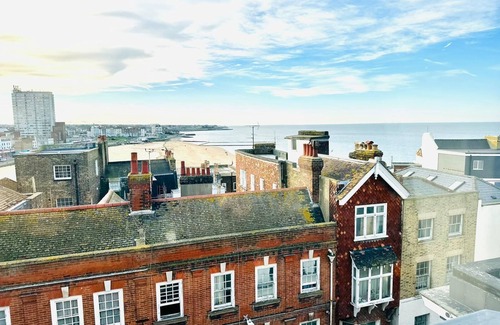 Margate Old Town Apartment | Spacious Margate Apartment- Beach,Arts&High Street