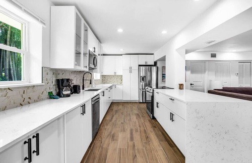 El Portal House | Spacious Miami Home by the River, Perfect Location