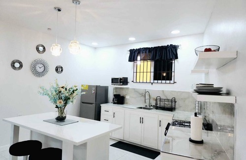 West End Villa | Spacious, modern 2-bedroom apartment, Westend Negril with AC, WiFi, W/Heater