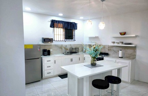 West End Villa | Spacious, modern 2-bedroom apartment, Westend Negril with AC, WiFi, W/Heater