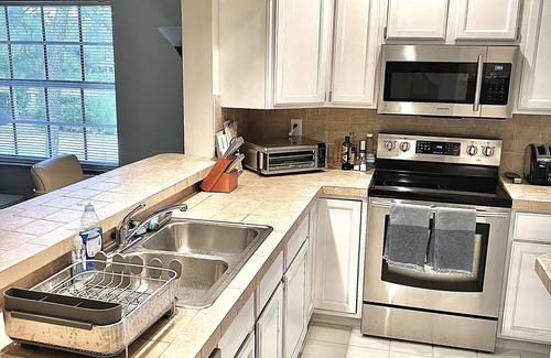 Kings Lake Condo | Spacious, Modern 3 Bed/3 Full Bath Condo on Kings Lake - 10 min from the beach