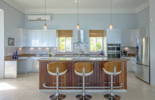 Dawn Beach Estates Villa | Spacious, Modern 6-Bedroom Villa in Lovely Dawn Beach