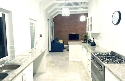 Durban North Apartment | Spacious modern apartment
