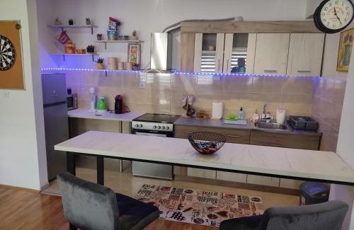 Kisela Voda Apartment | Spacious Modern Apartment with Private Parking