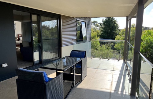 Loch Sport House | Spacious modern Gem Cozy Haven free Wi-Fi & near Beach, Lake & National Park.