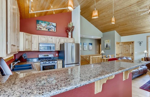 Fairplay House | Spacious Modern Mountain Cabin On 2.5 Acres