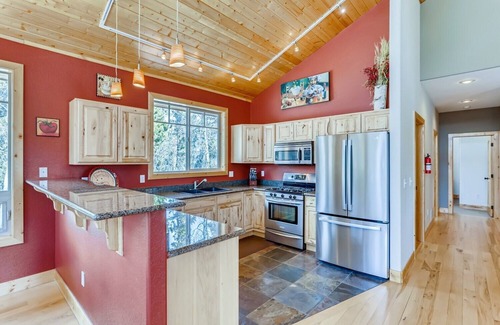 Fairplay House | Spacious Modern Mountain Cabin On 2.5 Acres