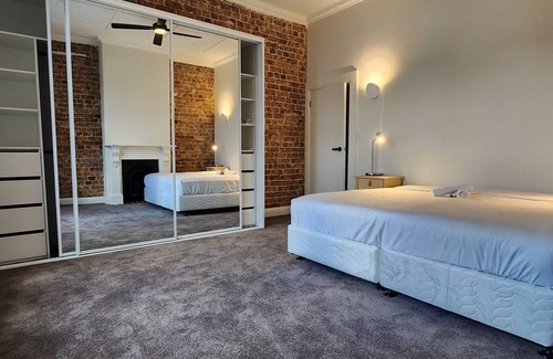 Camperdown House | Spacious & Modern Private Rooms in Camperdown - Close to City and Universities