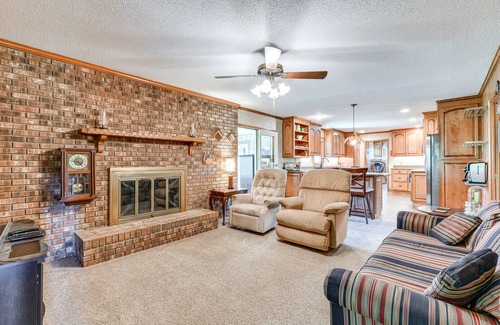 Southmont House | Spacious Mount Pleasant Home w/Grill & Yard!