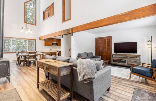 Kalispell House | Spacious Mountain Home In The Trees with Views