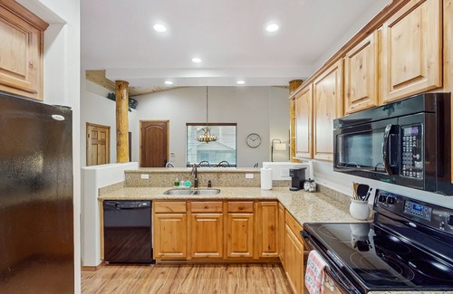 Torreon House | Spacious mountain home w/hot tub, grill, wrap-around deck, forest views