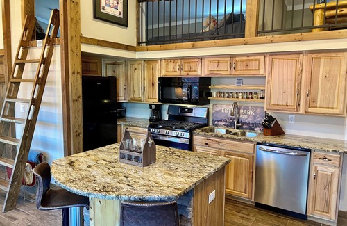 Breckenridge Cabin | Spacious Mountain Chalet on Shuttle route min to Breckenridge