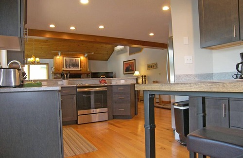 North Woodstock House | Spacious, multi-level, FP, deck, lake view, pool & fitness club. D0307 by LRS