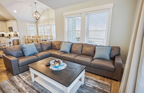 Nags Head House | Spacious Nags Head Home with Private Pool & Stunning Decor