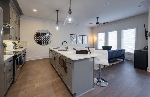 Eastwood House | Spacious Nashville Home With Movie Theater & Games! 8 mins to Broadway!
