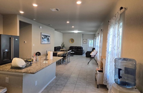 Castroville House | Spacious Newly Built Home 2023 in a Quit Neighborhood