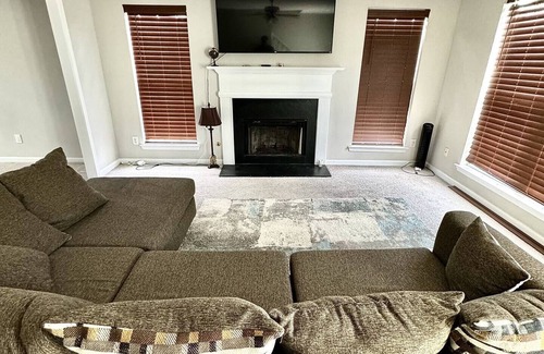 Jonesboro House | Spacious Oasis: 15 Minutes from Atlanta Airport!