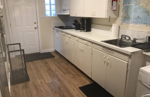 Campbell River House | Spacious one bedroom suite