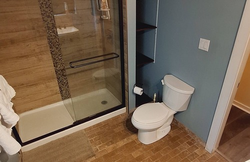 Marpole Apartment | Spacious one bedroom, one bath. Two minute walk from Marine Gateway Station