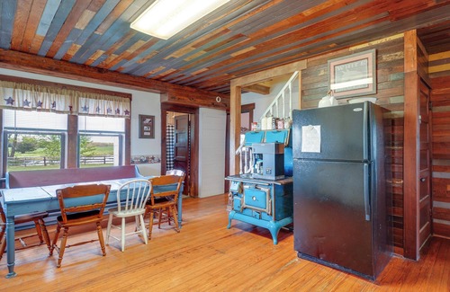 Rosebud House | Spacious Owensville Getaway w/Winery On-Site!