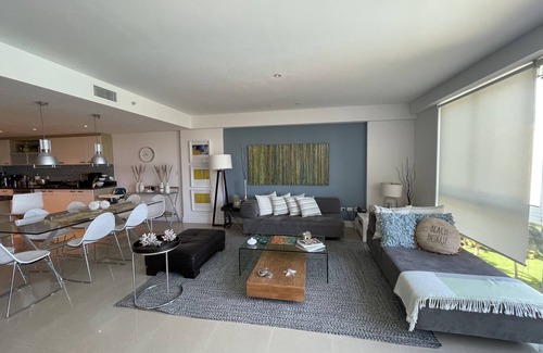 Oranjestad-West Condo | Spacious Penthouse in Paradise, Huge Villa ~ Eagle Beach, rooftop hot tub!
