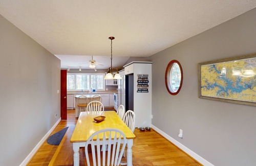 High Point House | Spacious pet friendly house w/hot tub, kayaks, air hockey, deck & patio