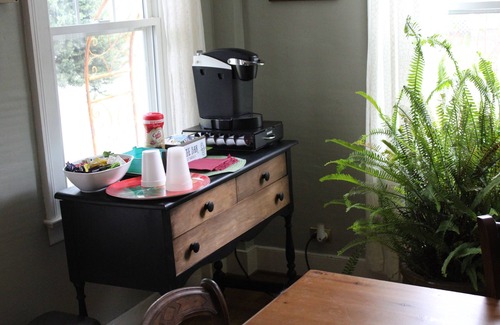 Earlville House | Spacious Private Guest Suite near Colgate