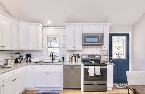Belchertown House | Spacious Private Retreat Near Holyoke State Park!