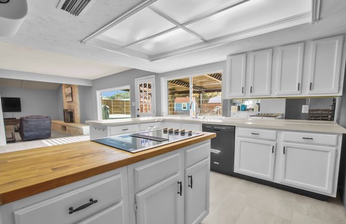 The Colony House | Spacious Ranch Style home in The Colony! Pool, Hot Tub & More!