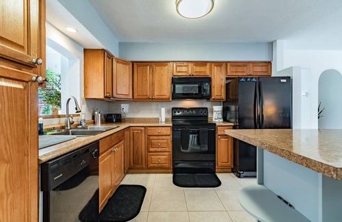 Ozona House | Spacious Renovated 3 bed/2 bath House In Ozona/Palm Harbor. INCLUDES KAYAKS.