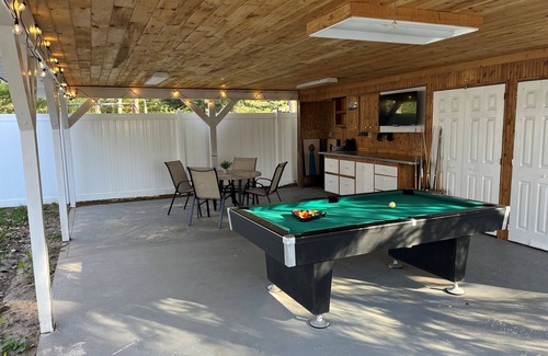 Baldwin Cottage | Spacious/Renovated Wolf Lake Cottage