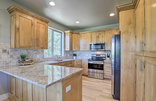 Fairview Cabin | Spacious Resort Cabin in Manti-La Sal Mtns!