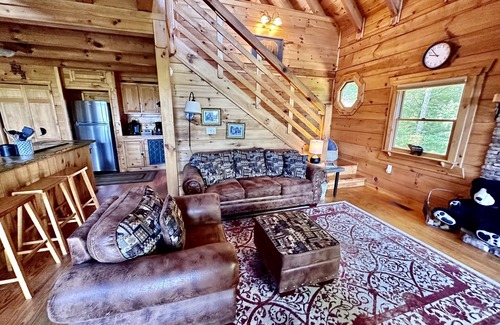 Ridgeline Vistas Cabin | Spacious Retreat~ Hot Tub~ Stunning Views~ Game Room