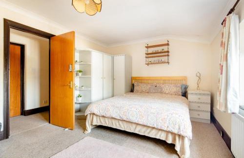 Belvedere House | Spacious Room 2 mins from station