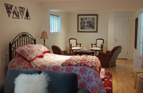 Corner Brook Bed & Breakfast | Spacious Room - Near Hospital, Restaurants, Gas