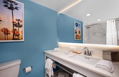 Mid Beach Hotel | Spacious Rooms w/Pool & Beach Access | Resort Amenities, Valet Parking | 3 Units
