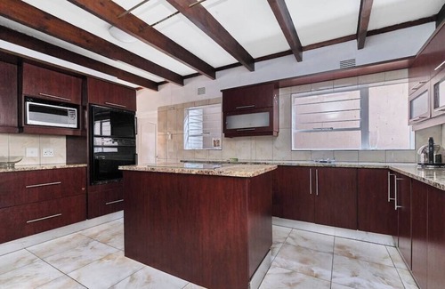 Woodmead House | Spacious & Serene 4 Bed House in Sandton